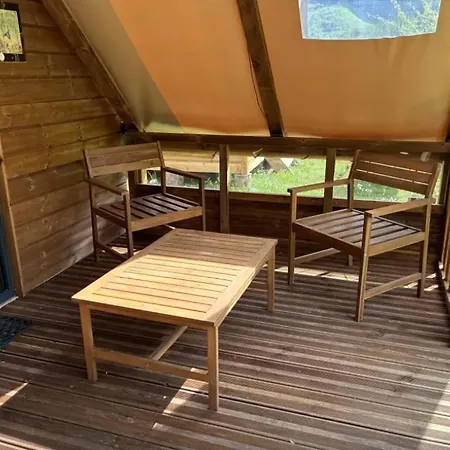 Nature 3 Etoiles Avec Piscine - Bord De Riviere Chezery-Forens