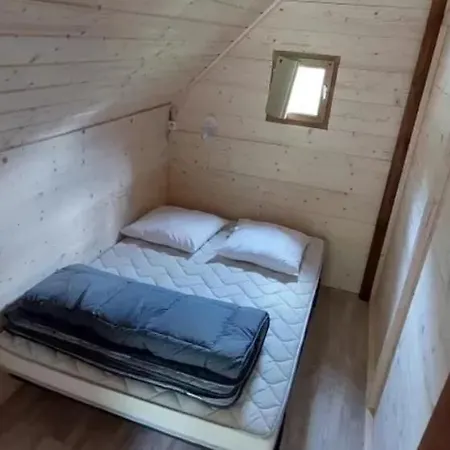 Chalet Nature 3 Etoiles Avec Piscine - Bord De Riviere Chezery-Forens